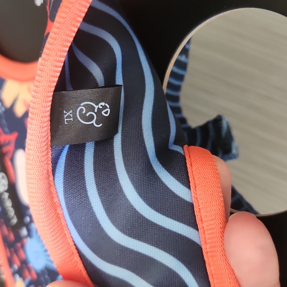 Lucy & Co. Reversible Dog Harness XL - Picture 9 of 13